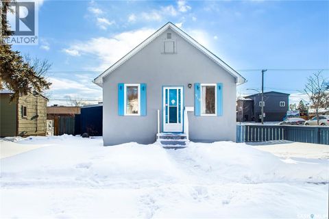 919 23rd STREET W Saskatoon SK S7L0A5