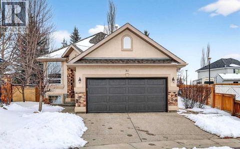 51 Cranleigh Gardens SE Calgary AB T3M1C7