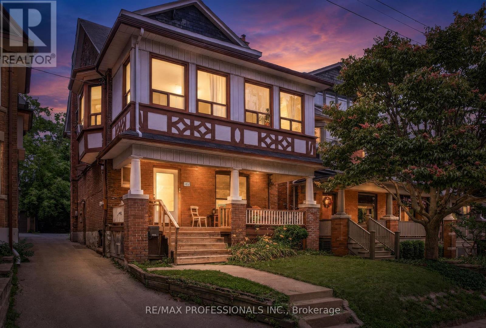 182 GEOFFREY STREET