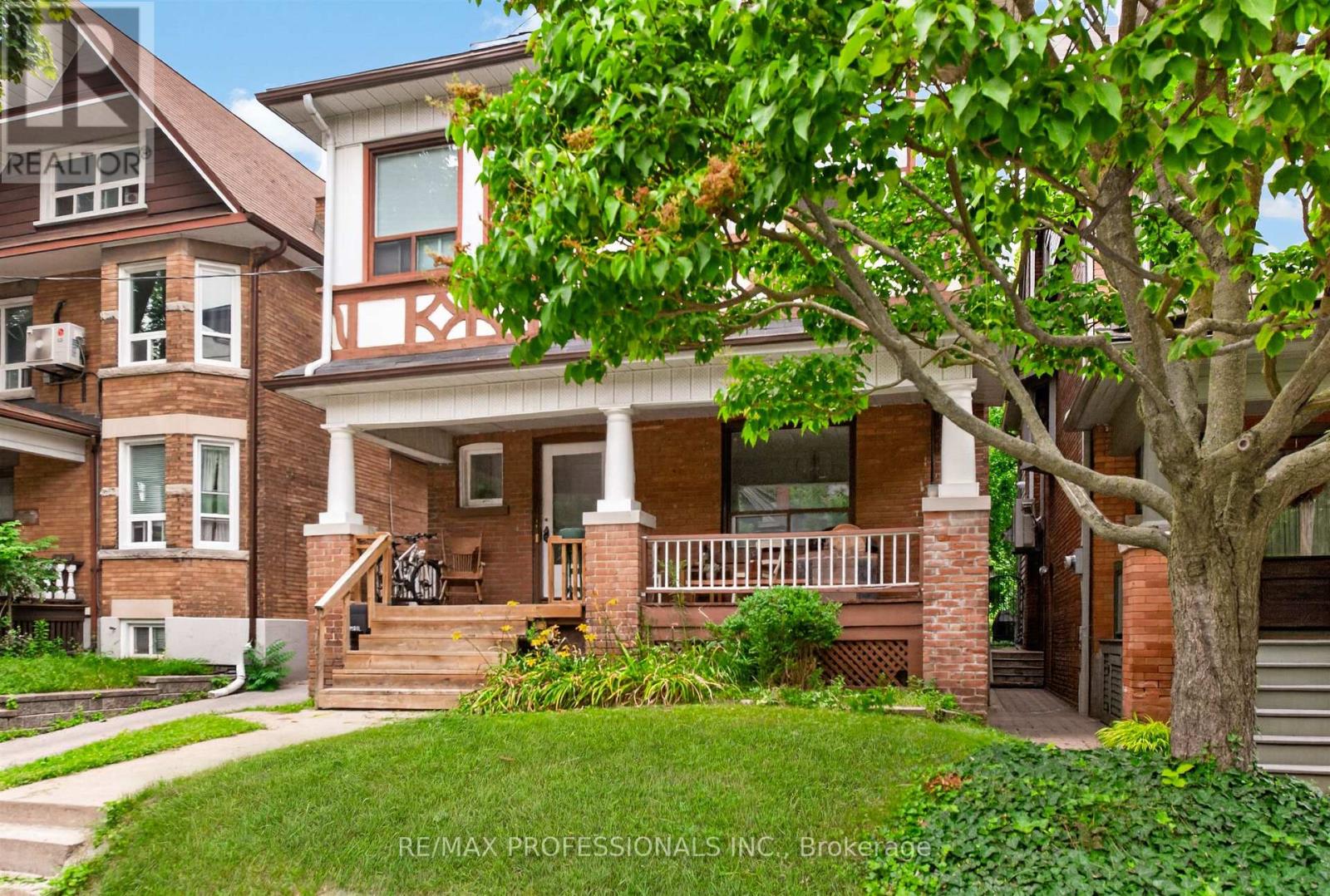 182 GEOFFREY STREET