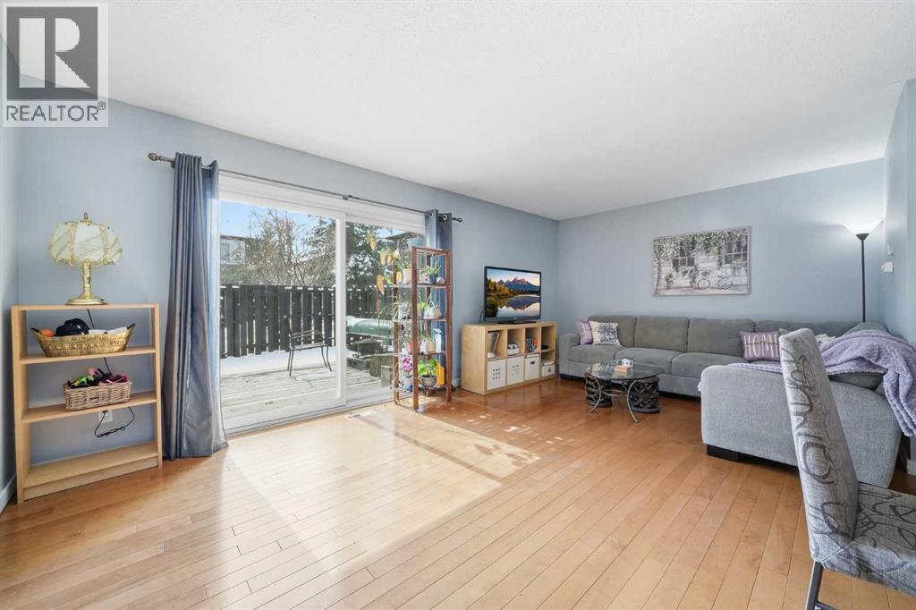 28, 210 86 Avenue SE