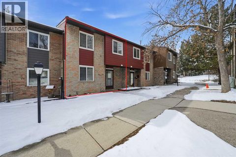 28, 210 86 Avenue SE Calgary AB T2H1N6