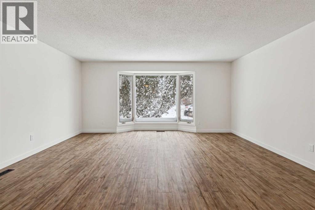 220 Templeby Place NE