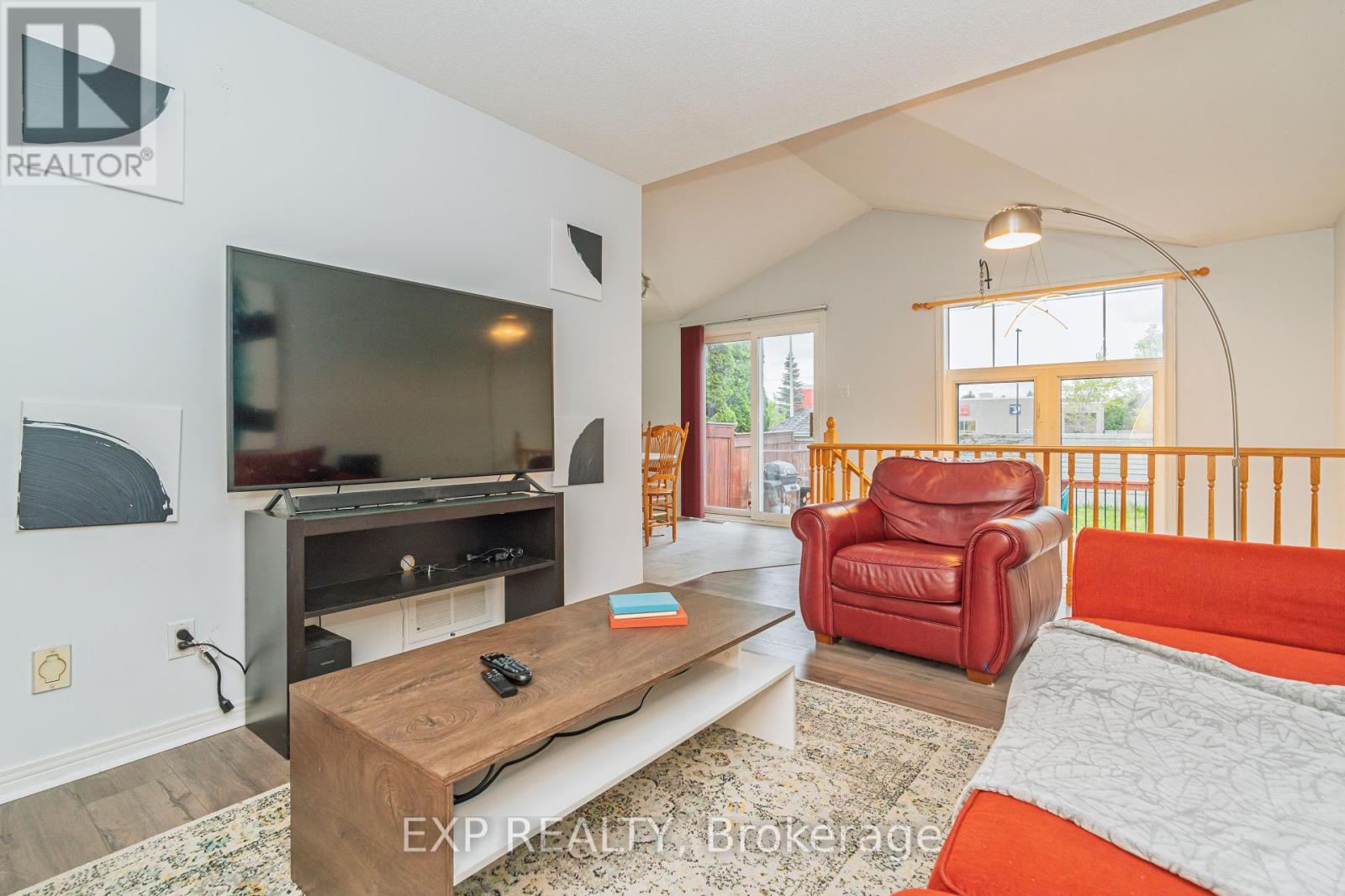 939 MARKWICK CRESCENT