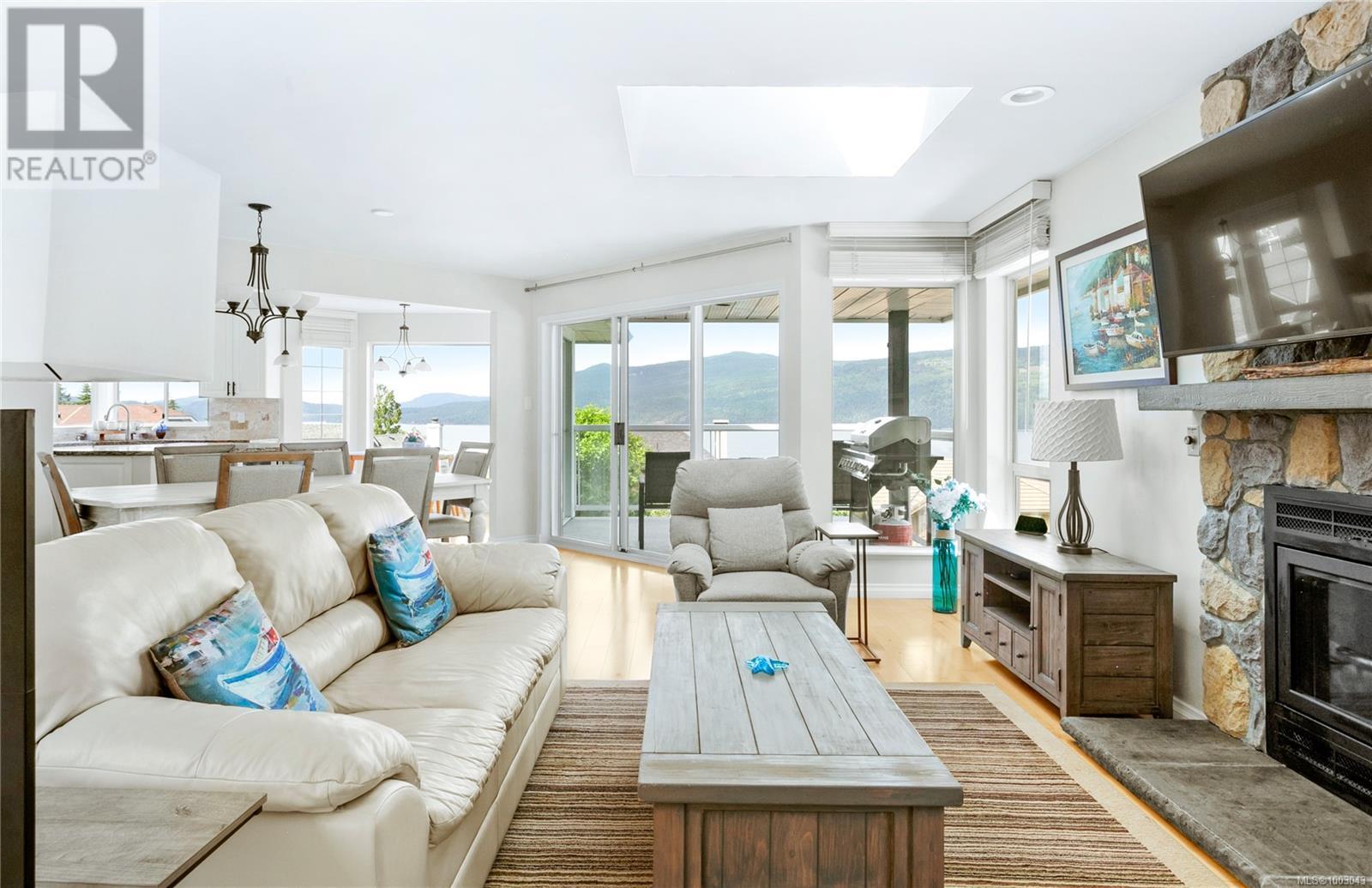 552 Marine View