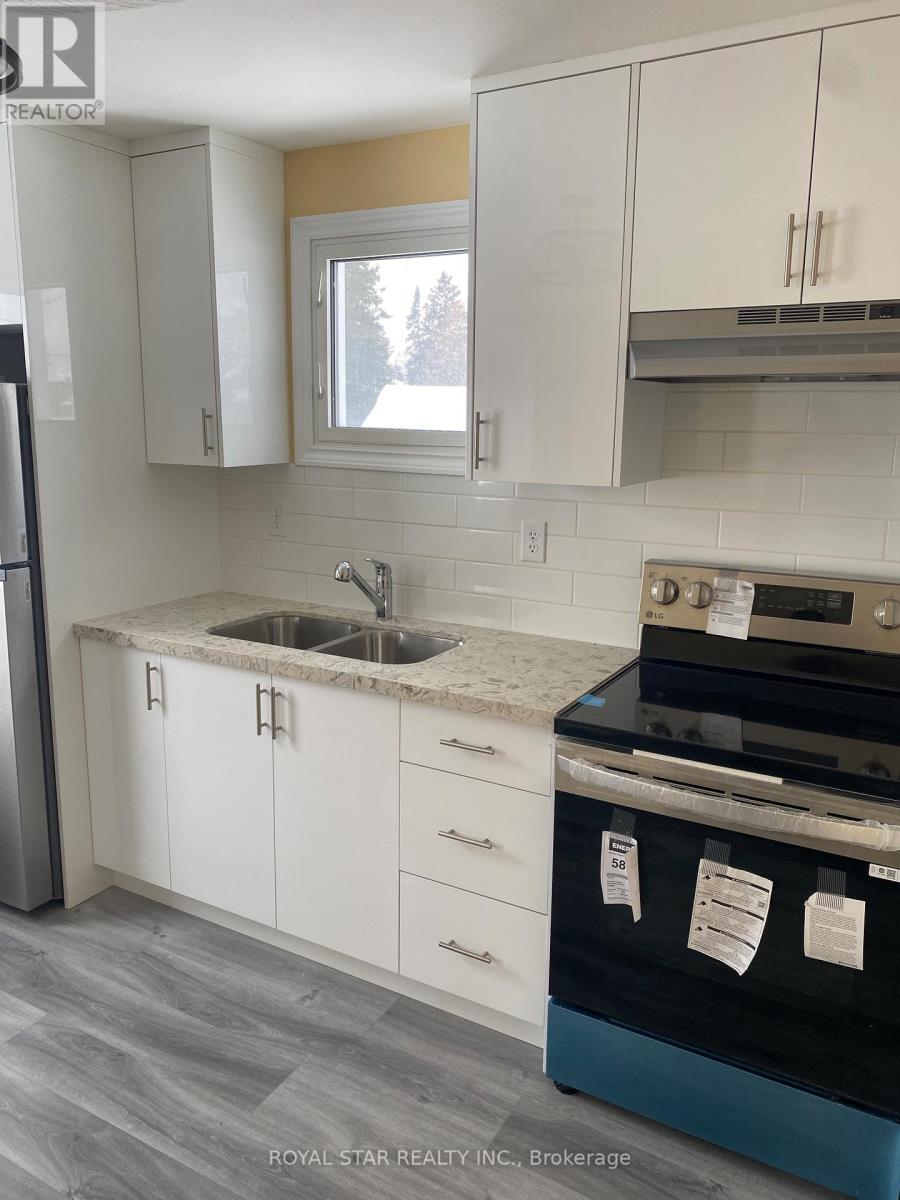 582 GARAFRAXA STREET S