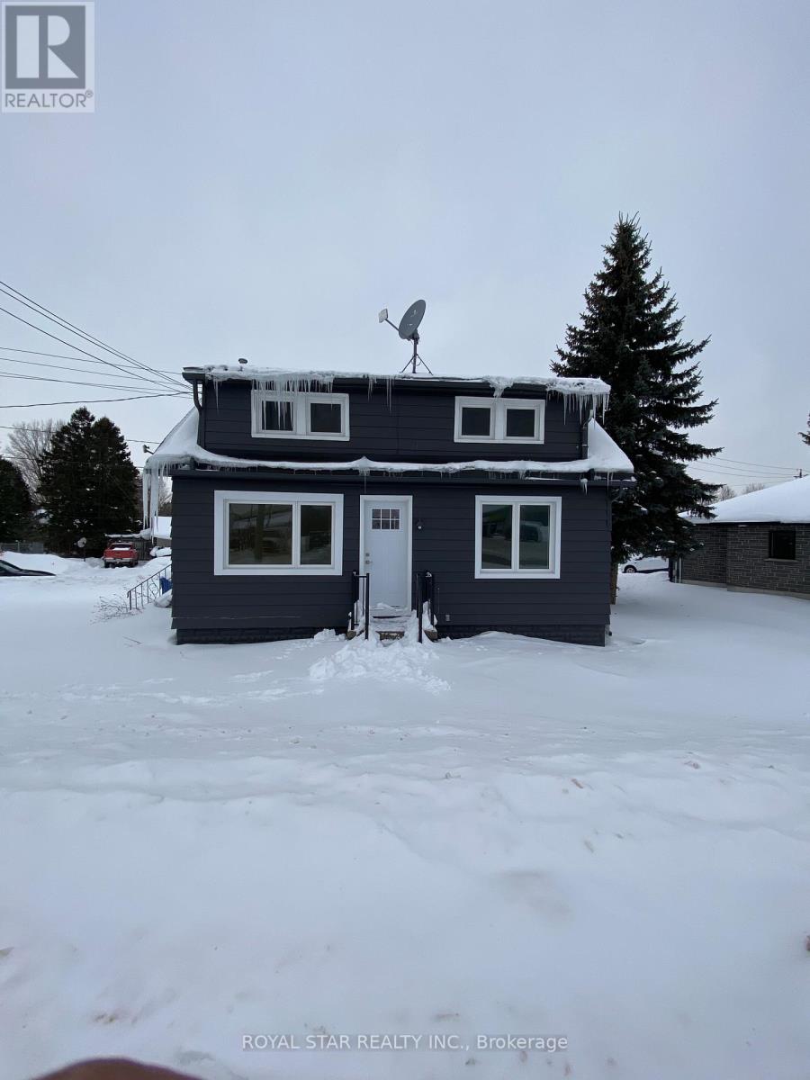 582 GARAFRAXA STREET S