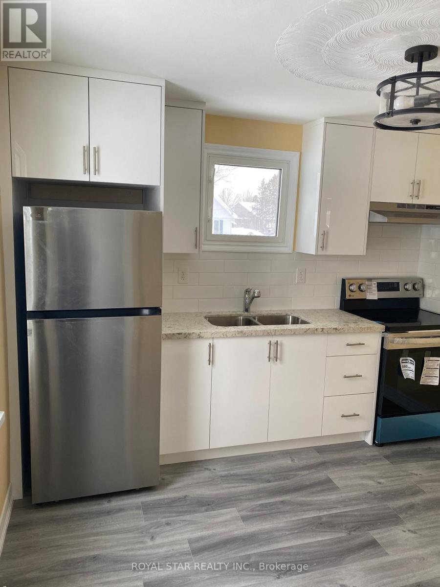 582 GARAFRAXA STREET S