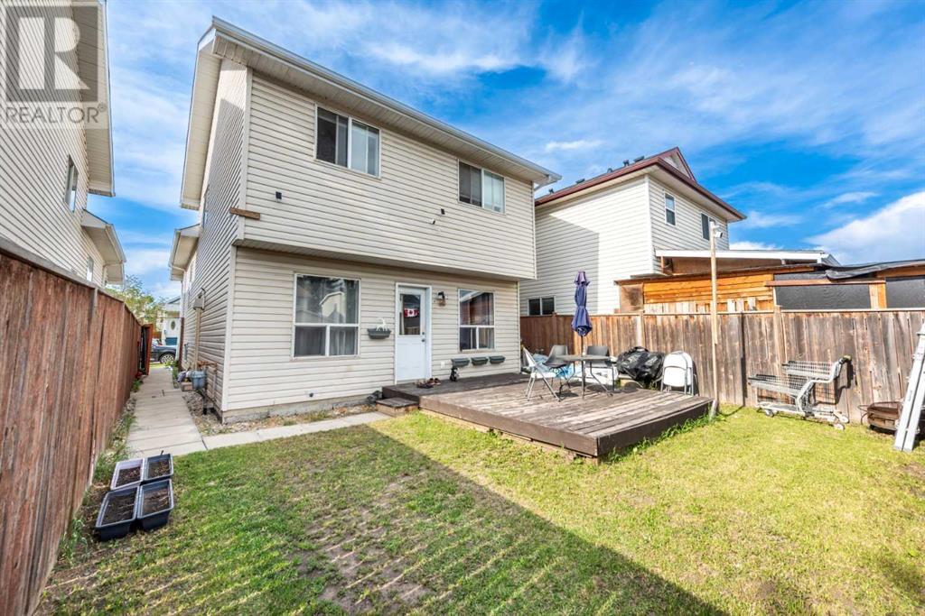 214 Erin Circle SE