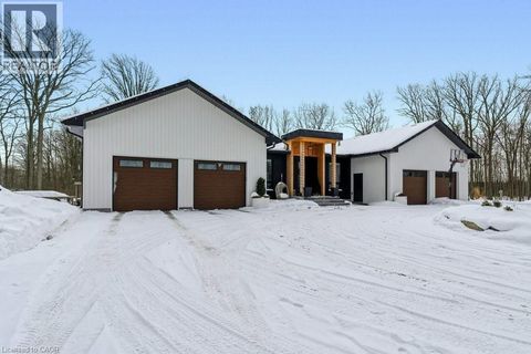 295 ALLEN Road Grimsby ON L3M4E7