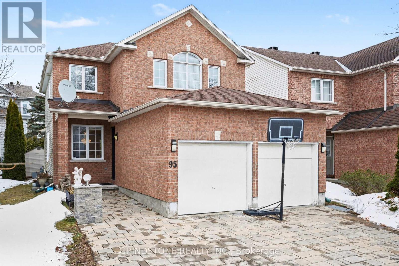 95 EVANSHEN CRESCENT