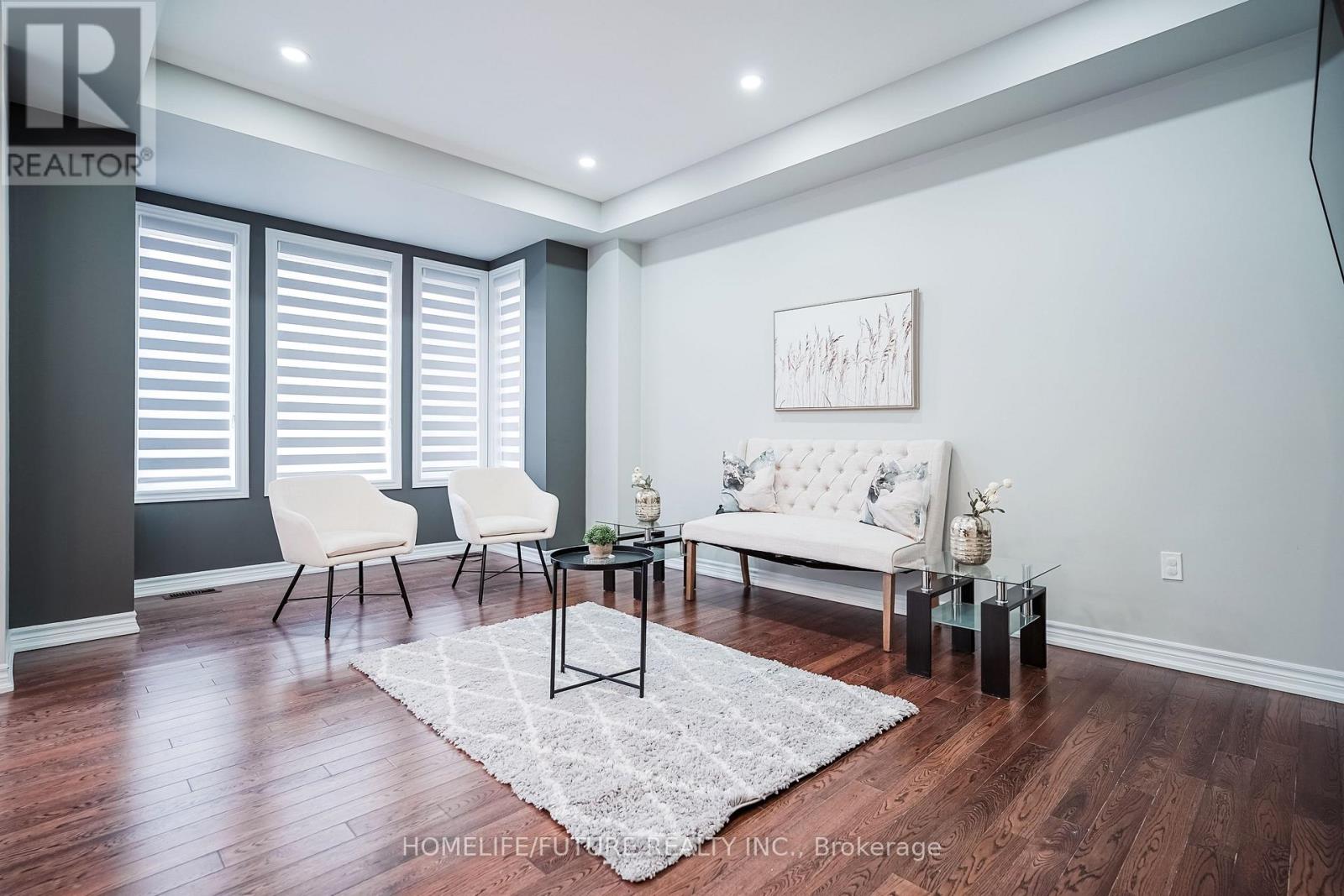 53 MONDIAL CRESCENT