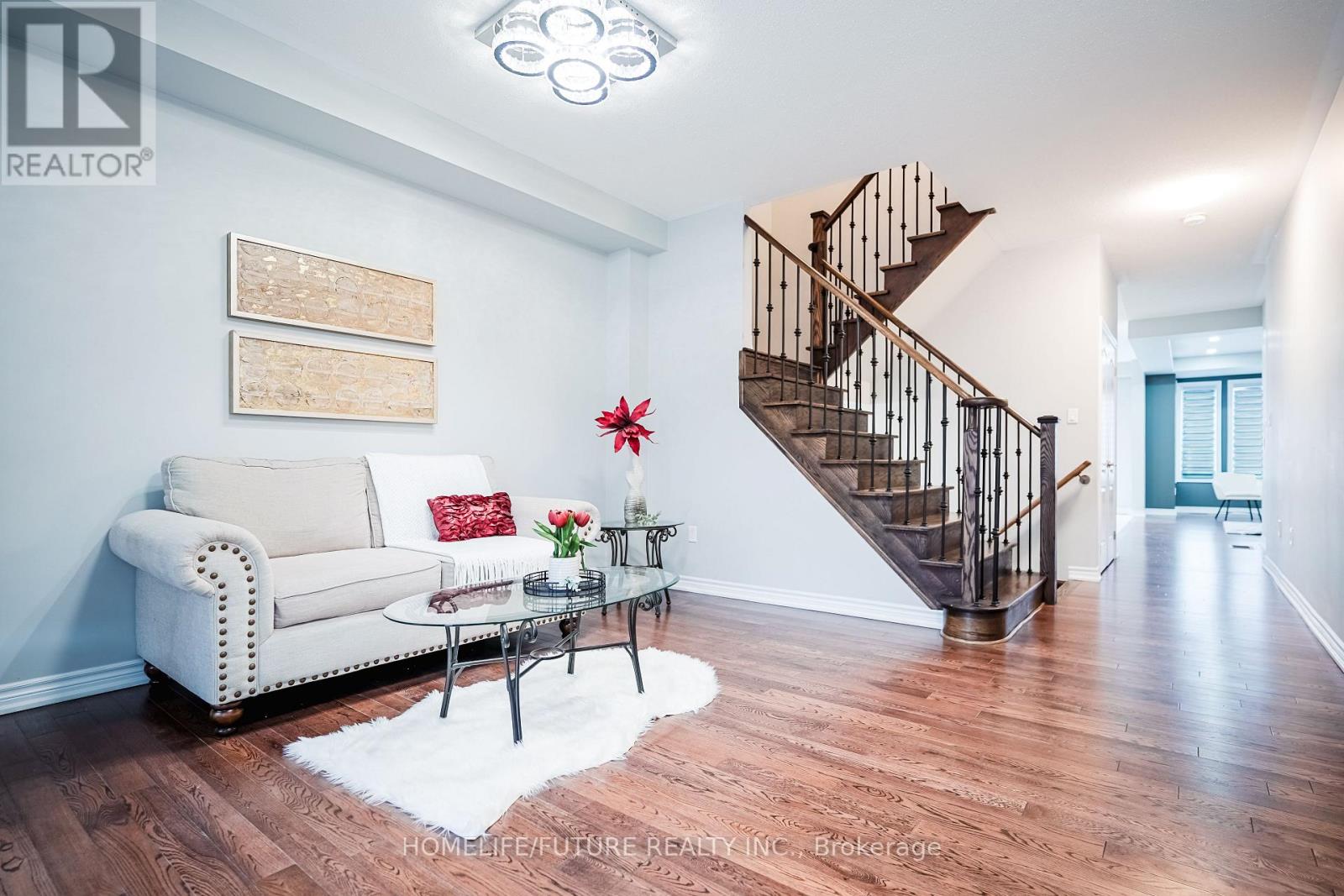 53 MONDIAL CRESCENT