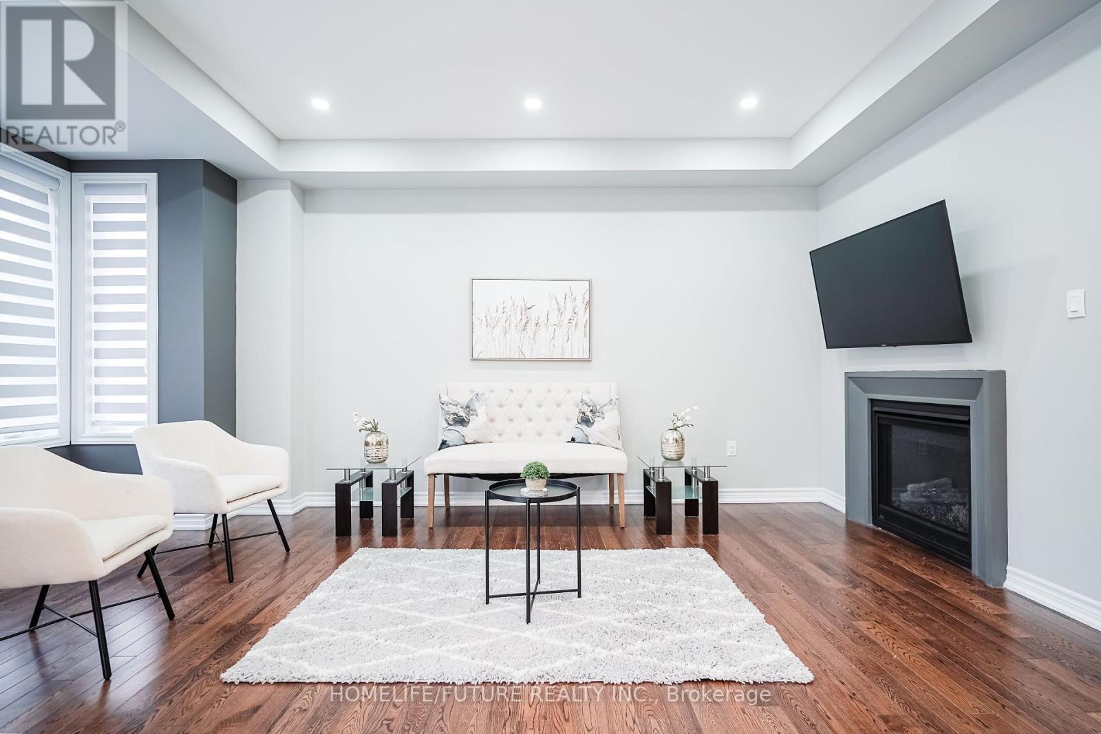 53 MONDIAL CRESCENT