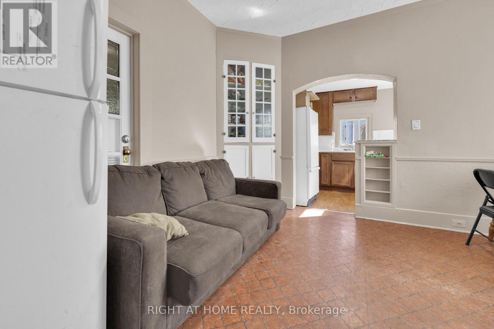 530-532 CAMPBELL AVENUE