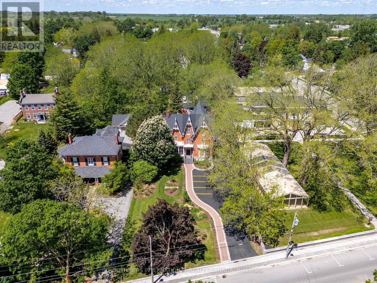 343 MAIN STREET E