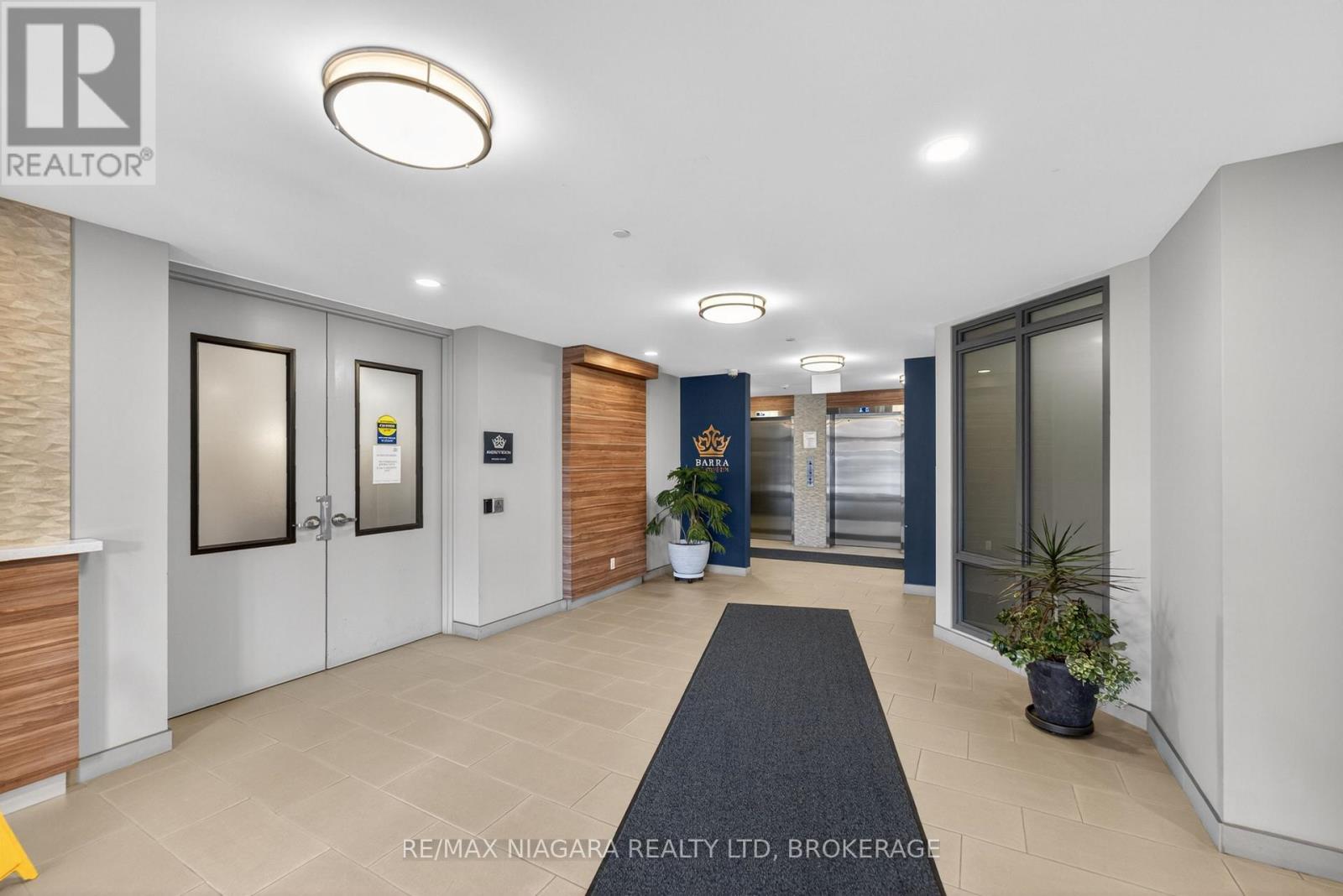 403 - 399 QUEEN STREET S