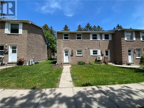 160 WESTCOURT Place Waterloo ON N2L2R7