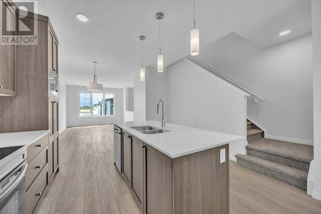 454 & 458 Carringvue Grove