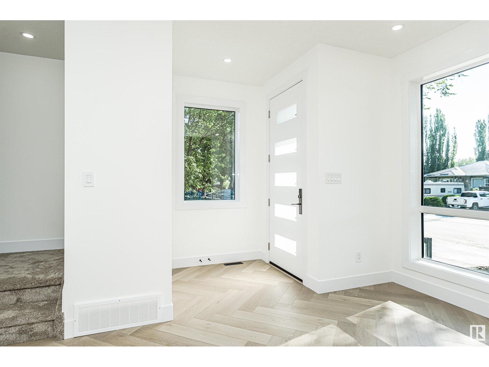 9624 86 ST NW