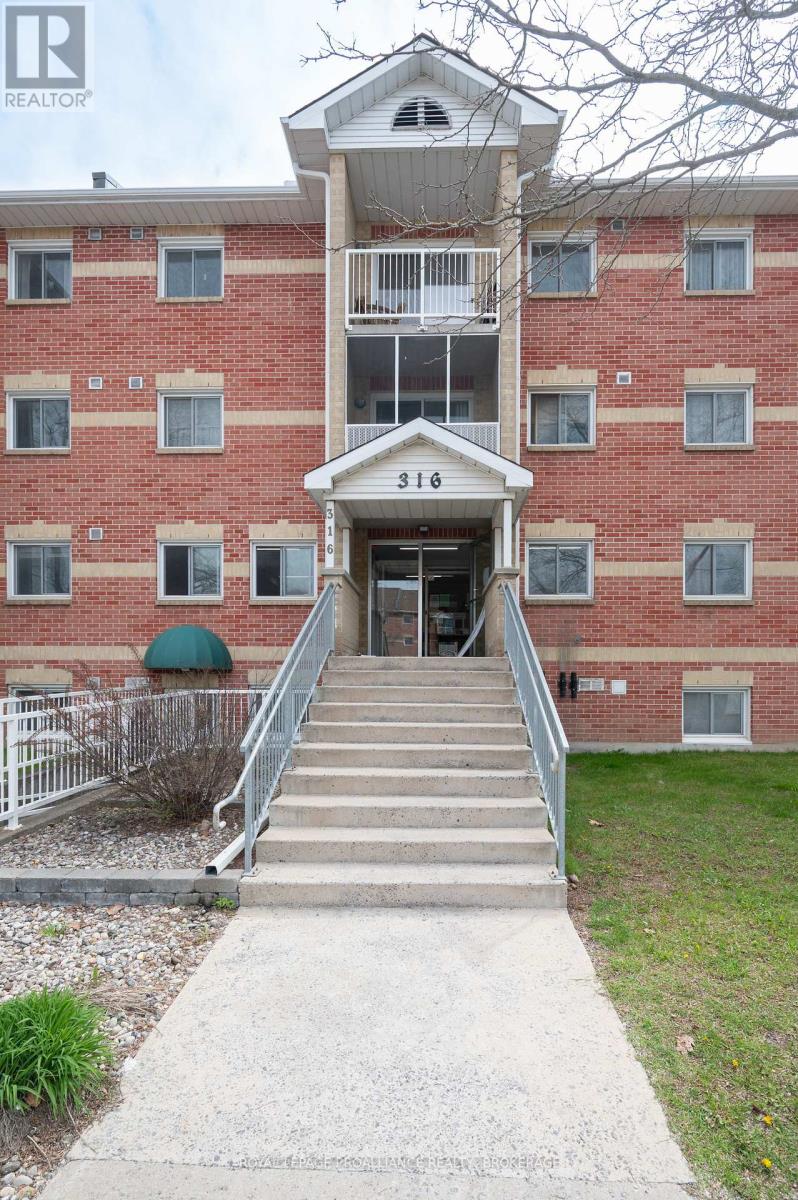 411 - 316 KINGSDALE AVENUE