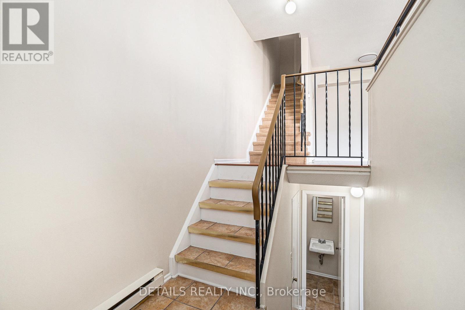 5D FORESTER CRESCENT