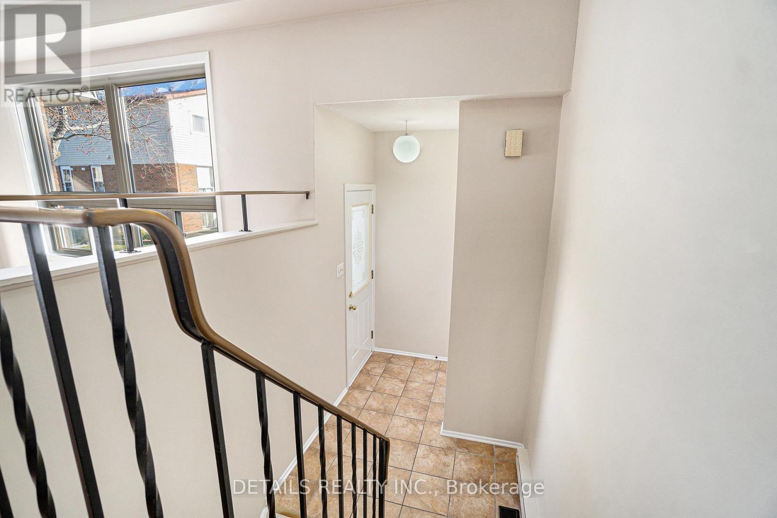 5D FORESTER CRESCENT