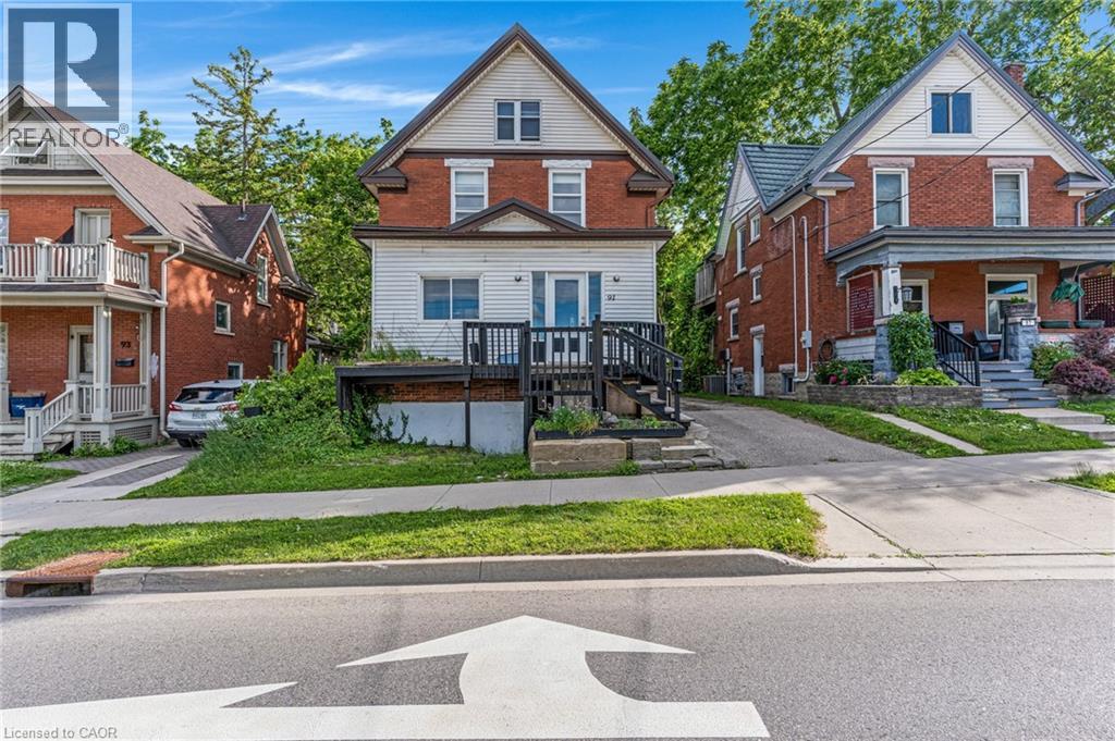 91 CHARLES Street E