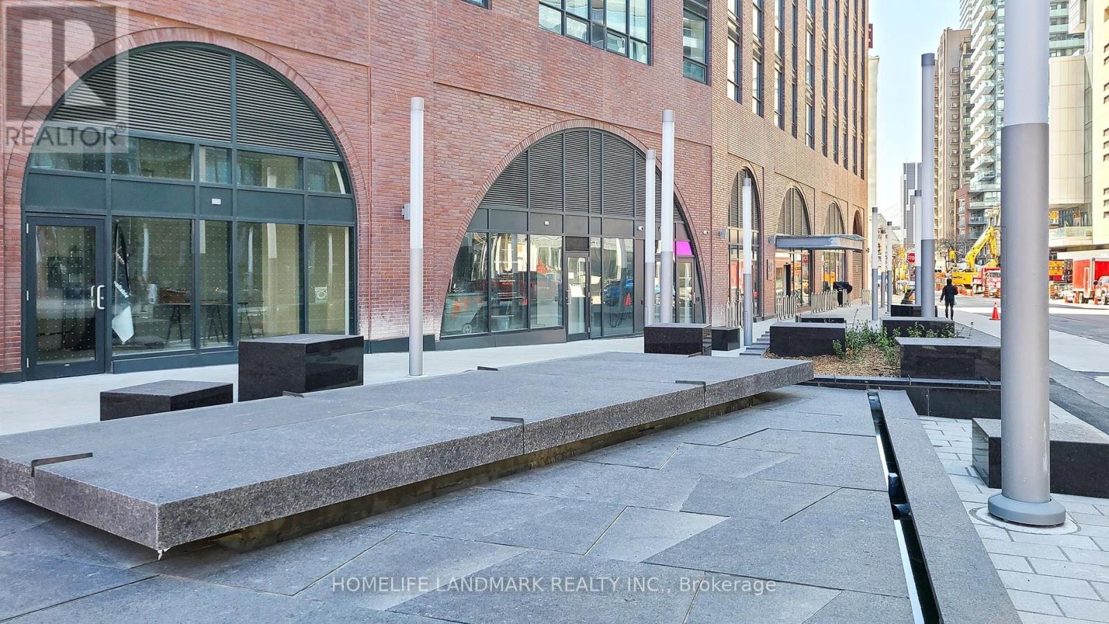 704 - 99 JOHN STREET