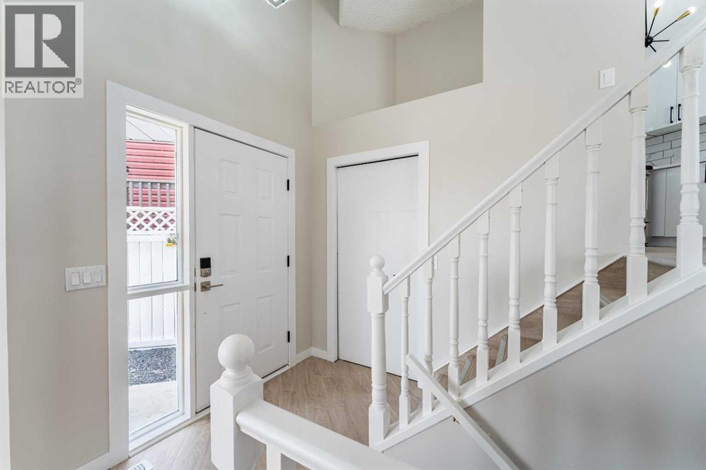 18 Falmere Way NE