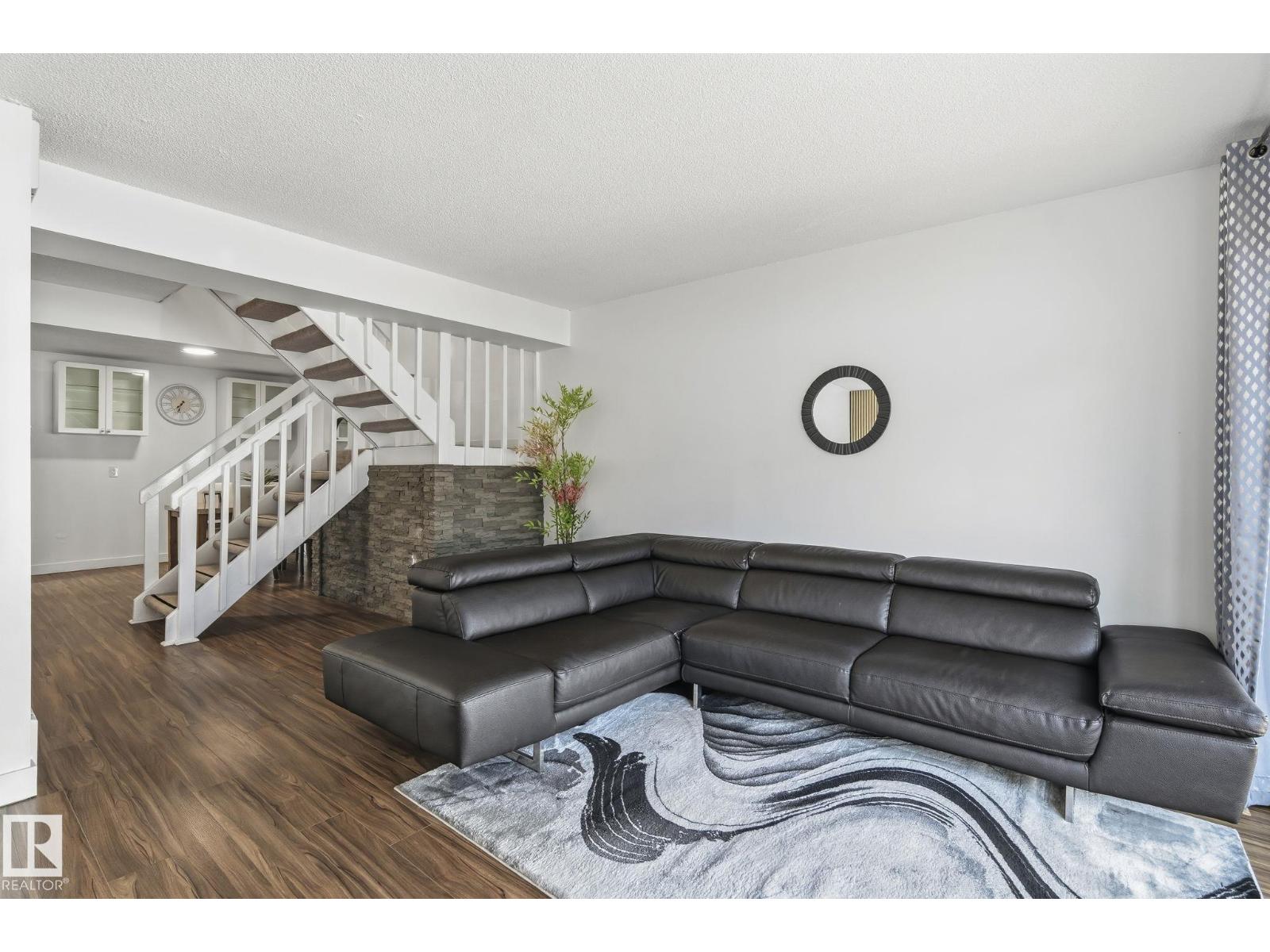 28C MEADOWLARK VILLEGE NW NW