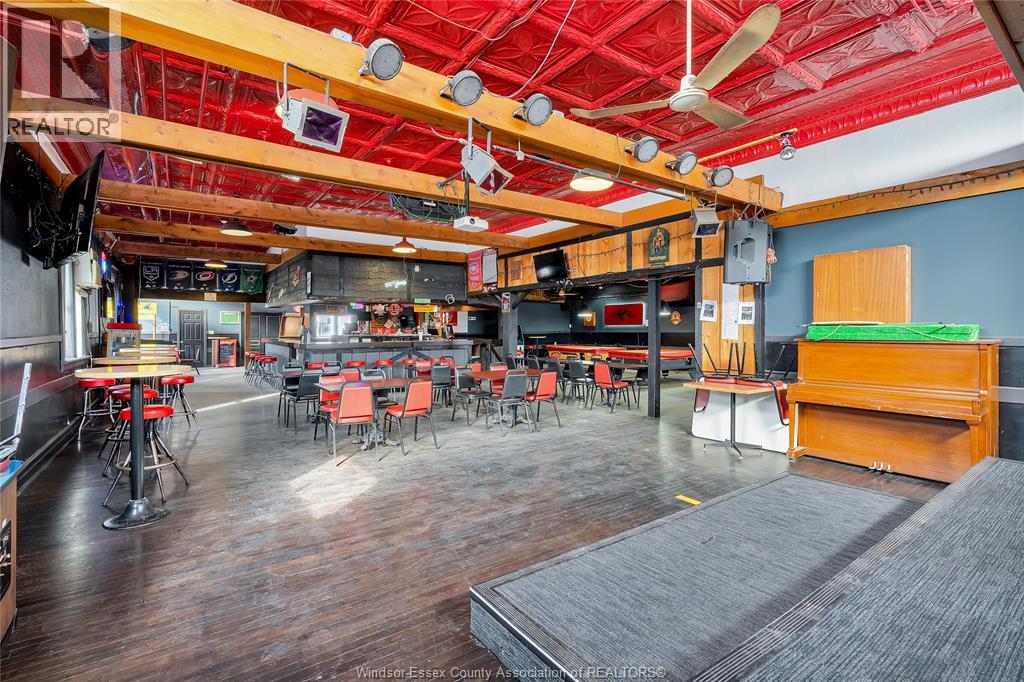 35 ERIE STREET South