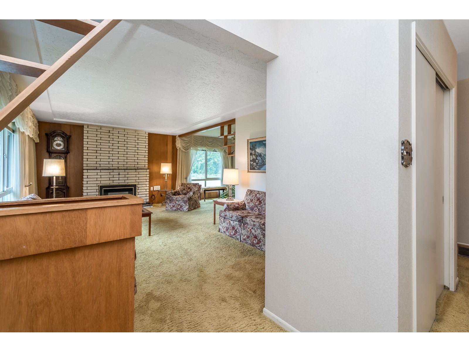2084 HOLLYBERRY COURT