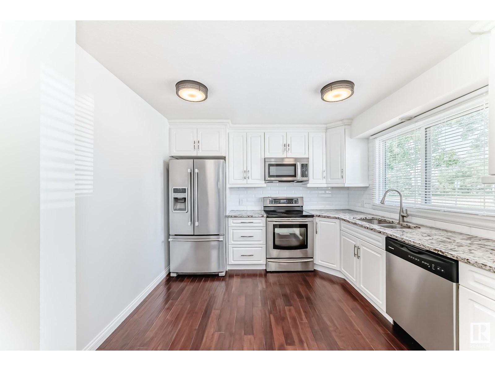 18008 93 AV NW