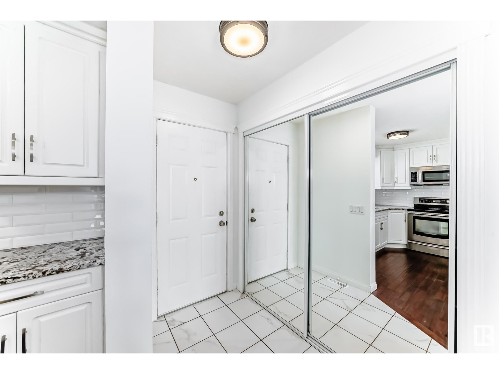 18008 93 AV NW