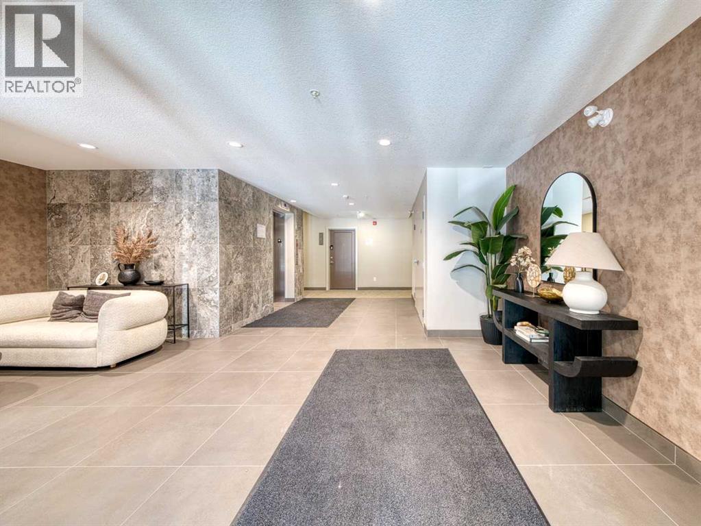 110, 660 Shawnee Square SW