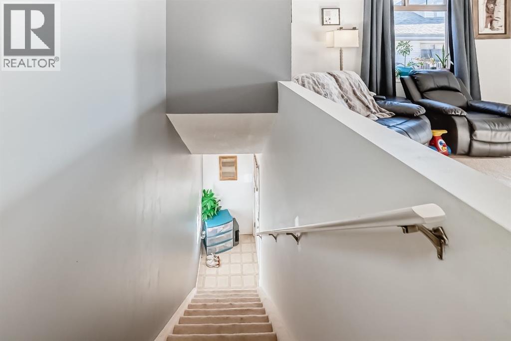 205, 27 Everridge Square SW