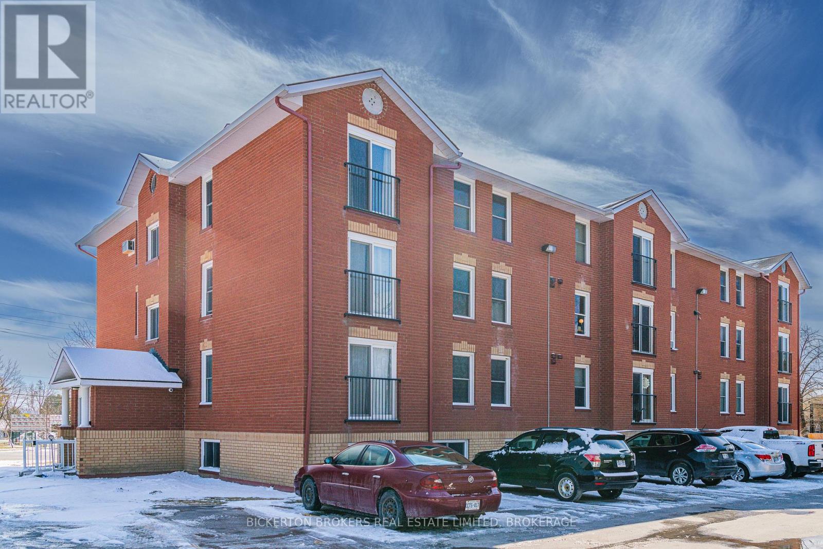 101 - 540 TALBOT PLACE