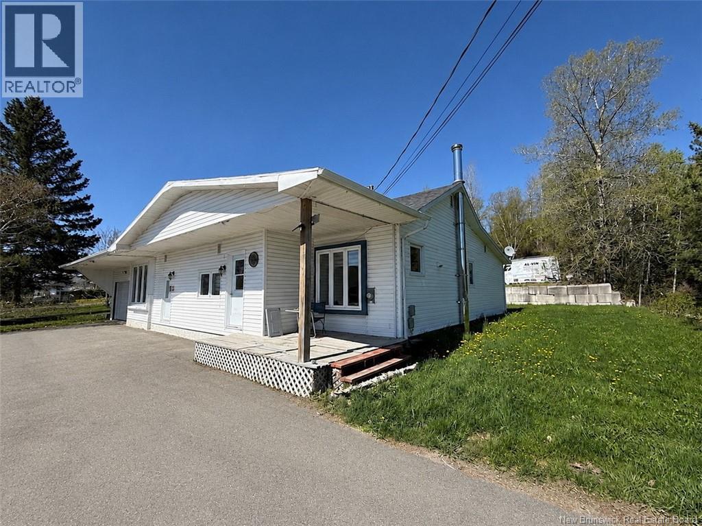 Photo 1 of 11 — 1043 Victoria Street, Edmundston, NB E3V3T6