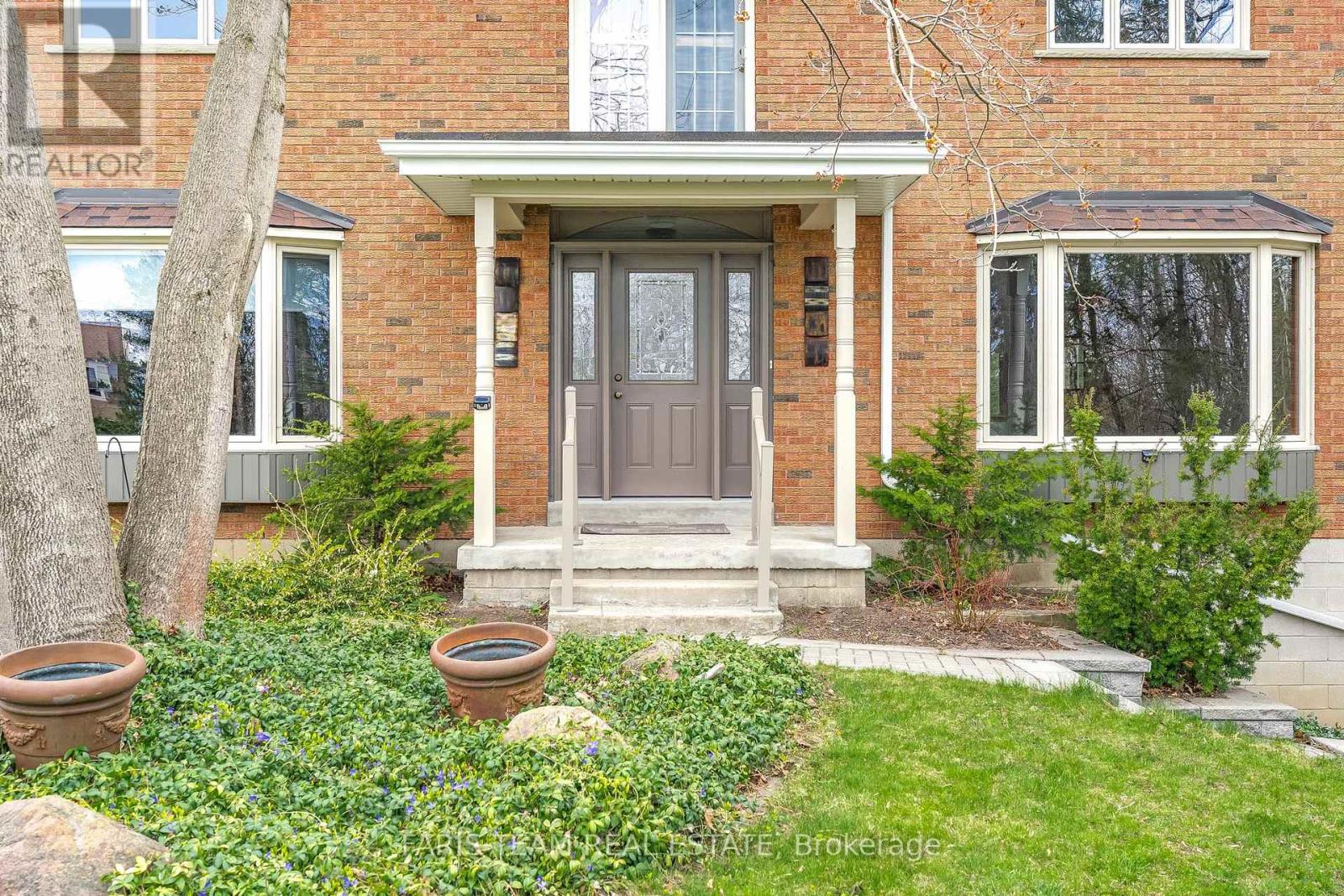 168 LAKESHORE ROAD W