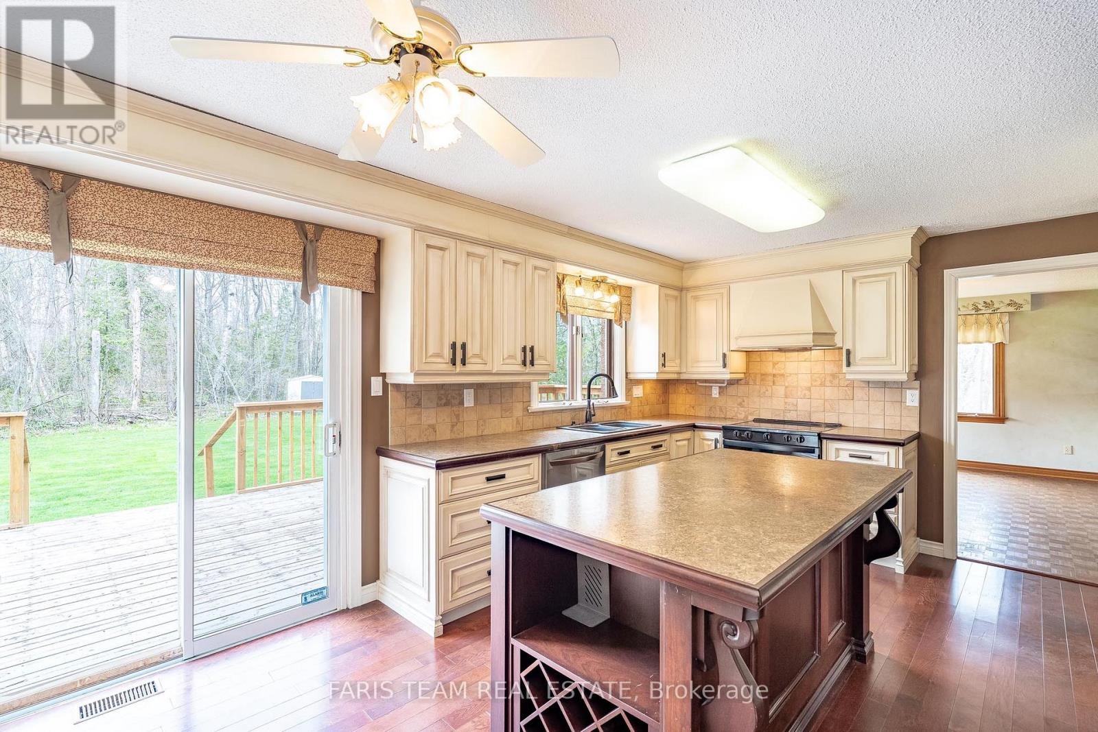 168 LAKESHORE ROAD W