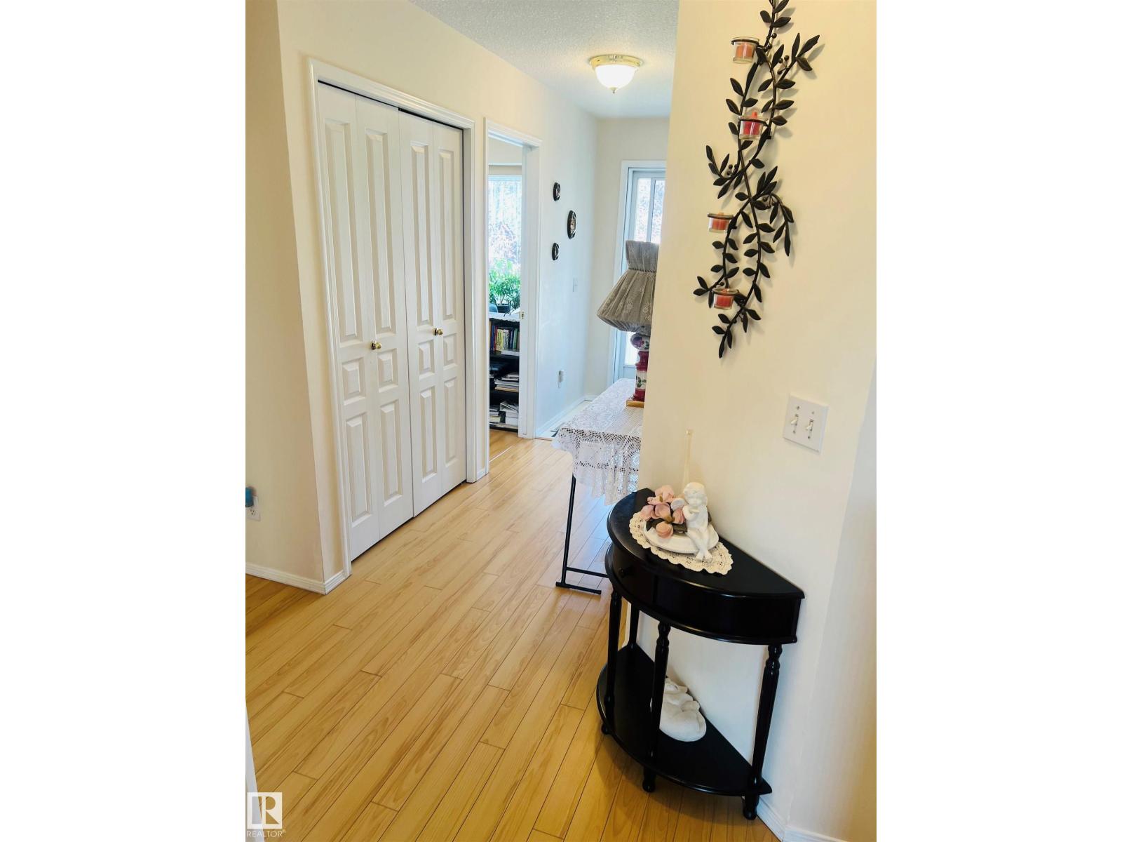 56 13320 124 ST NW NW