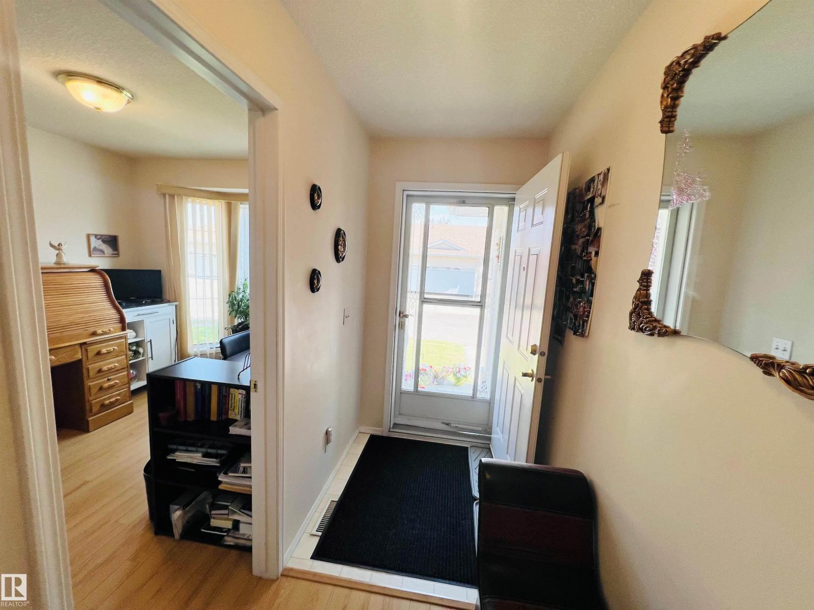 56 13320 124 ST NW NW