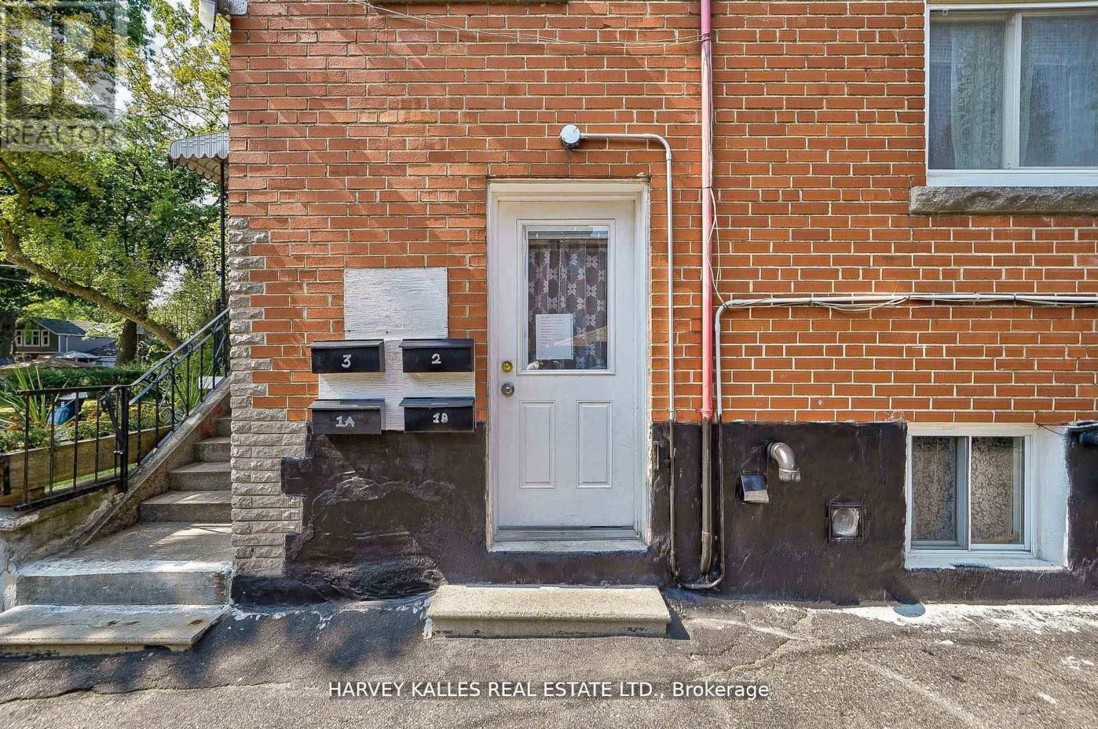 40 DOMINION ROAD