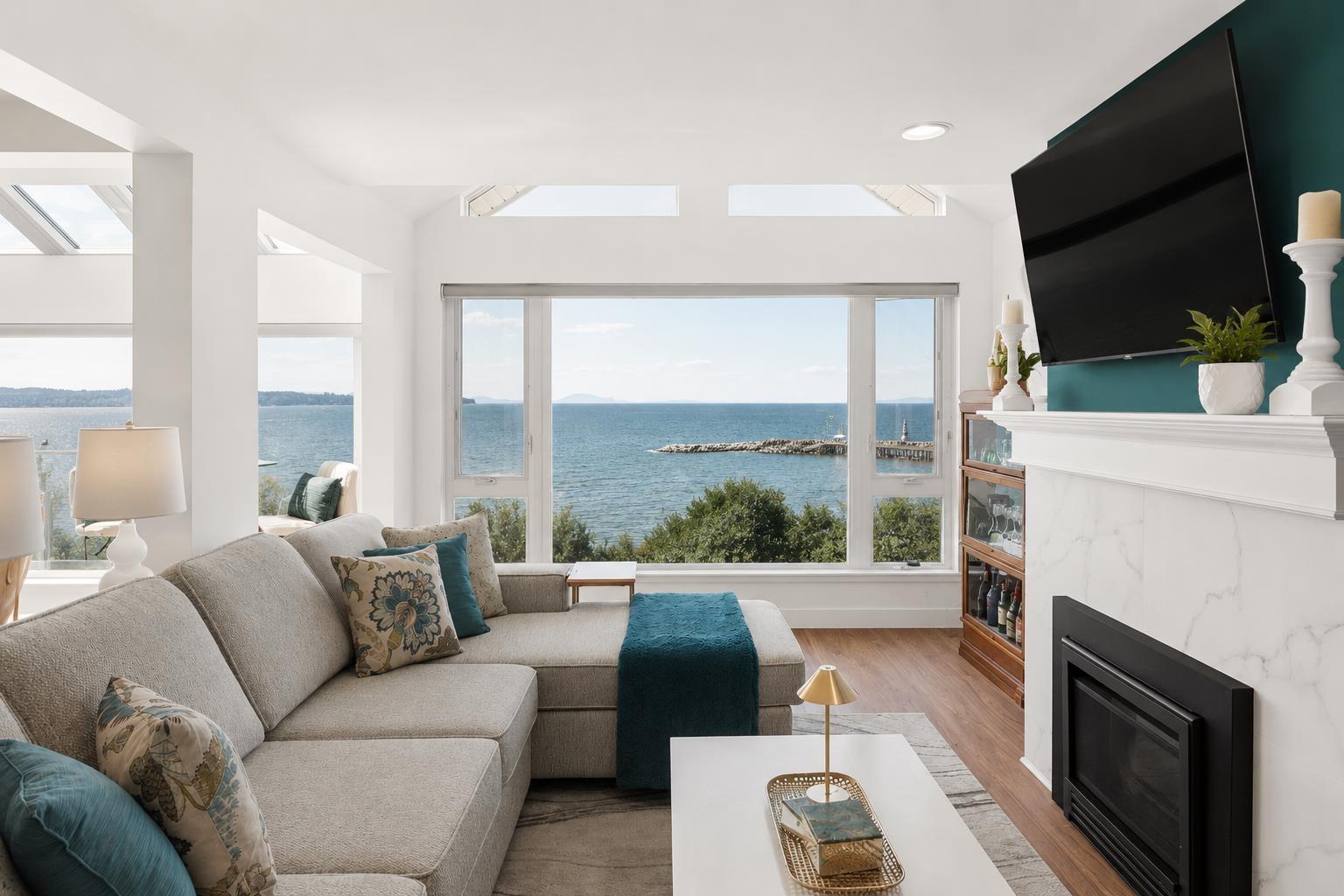202 15165 MARINE DRIVE