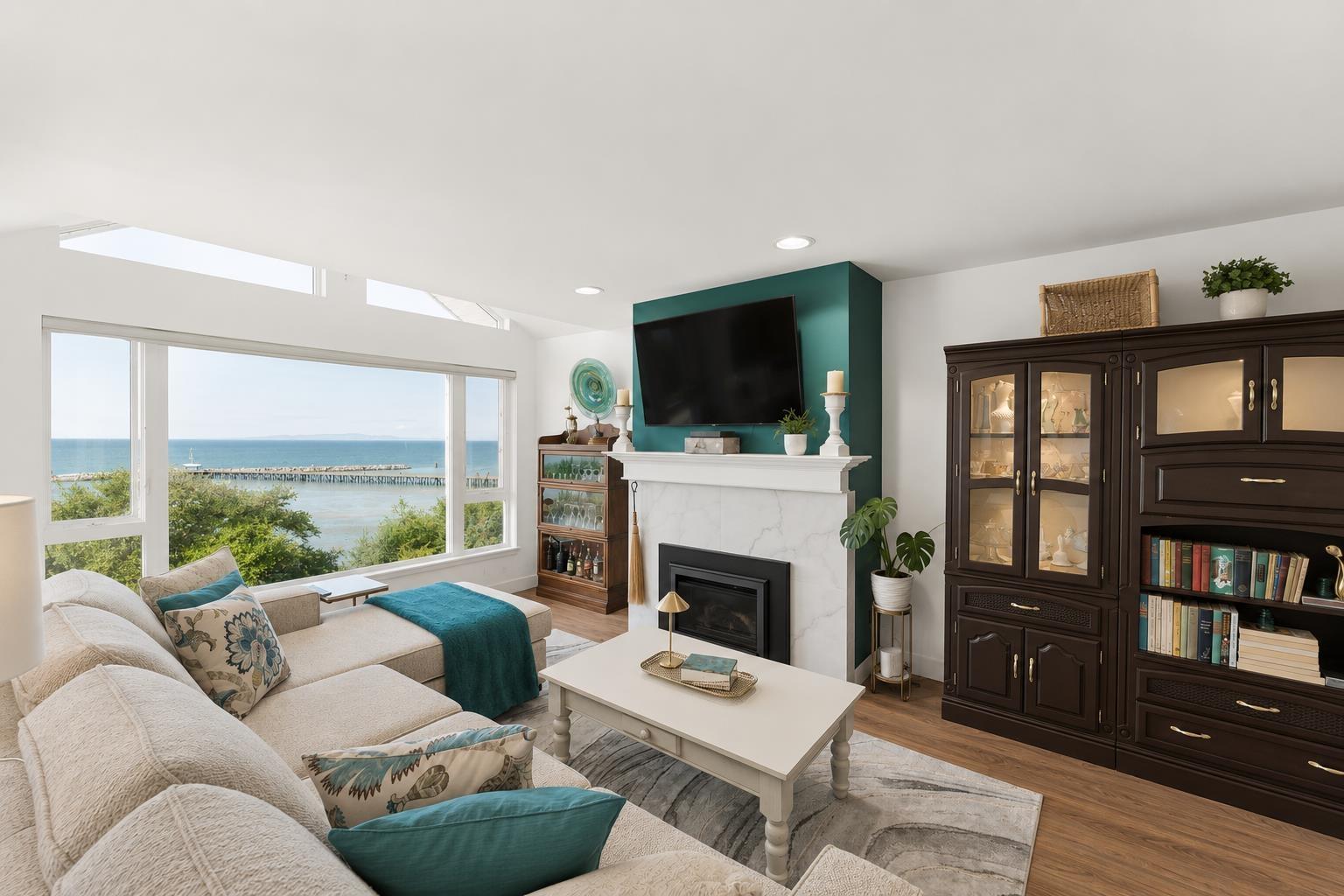 202 15165 MARINE DRIVE