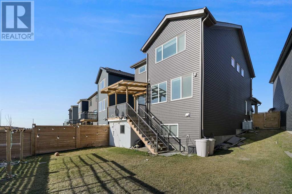 180 Howse Crescent NE
