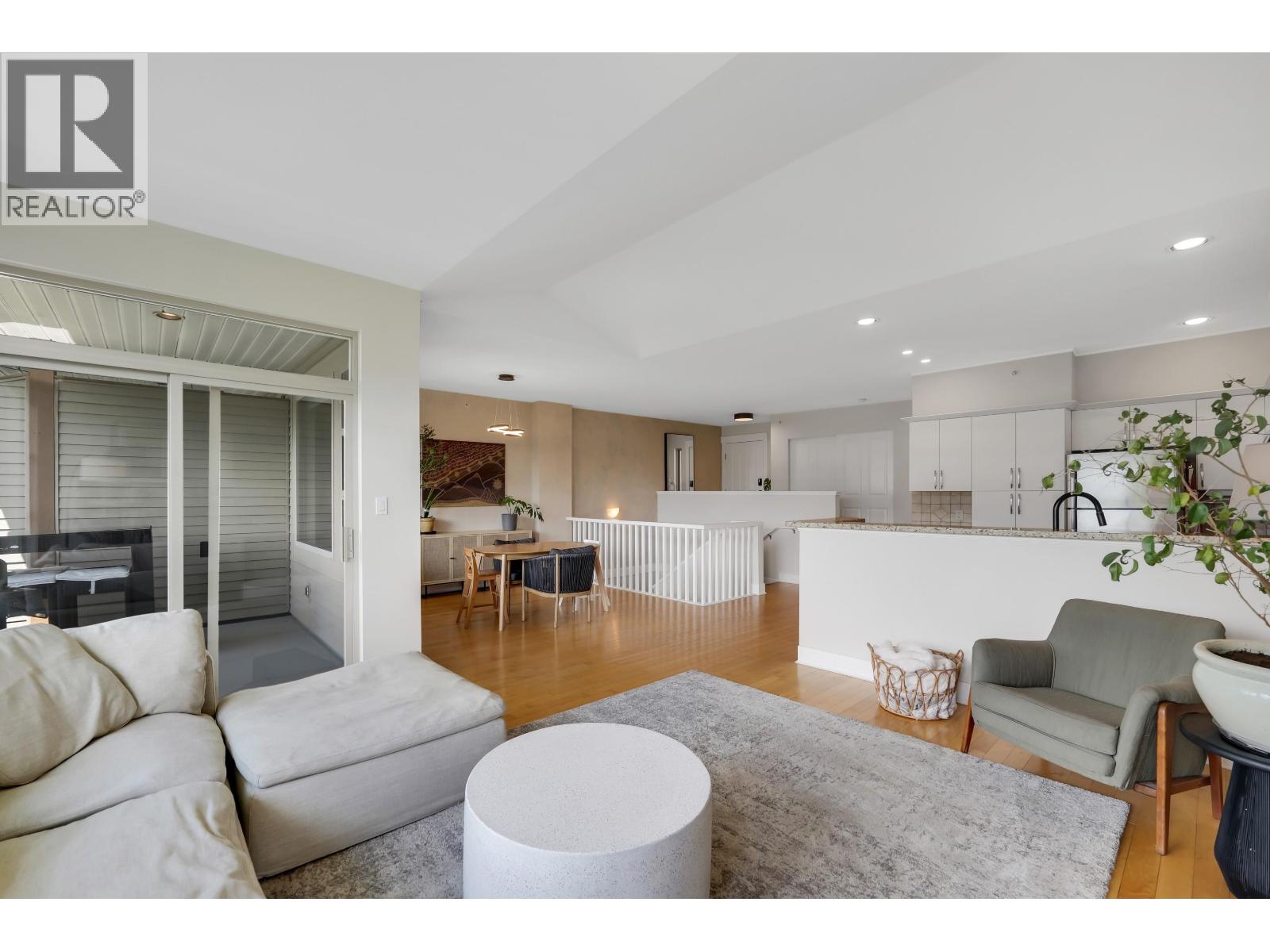 11 1024 GLACIER VIEW DRIVE