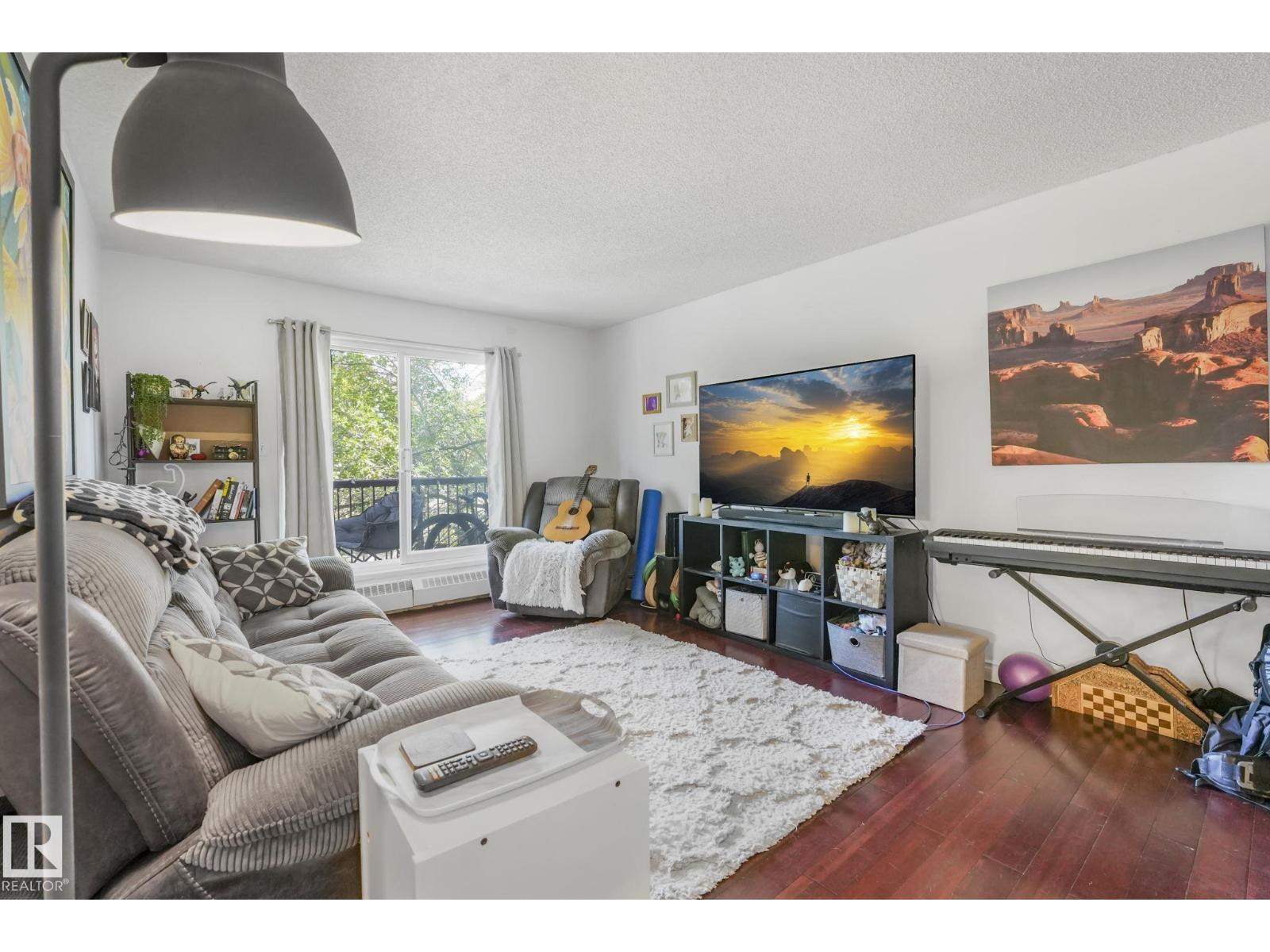 #309 10636 120 ST NW