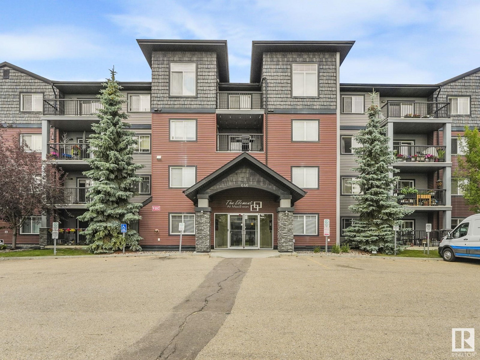 #209 646 MCALLISTER LO SW
